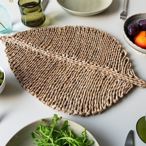 Suport pentru farfurii din iarbă-de-mare 32x49 cm Leaf – Rex London