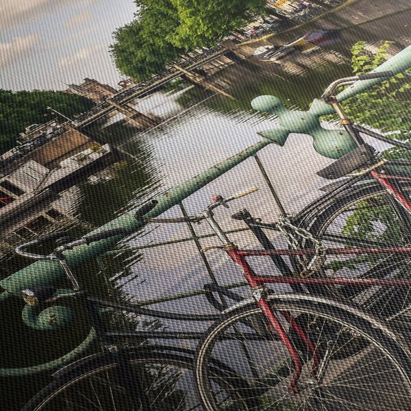 Tablou cu bicicleta în oraș (90x60 cm)