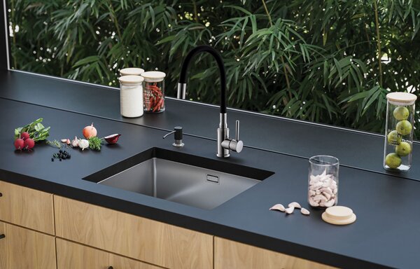 Alveus Flexa baterie bucătărie pe picior negru 1147056