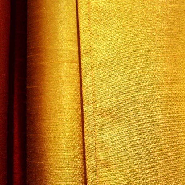 Draperie galbenă din microsatin 140x240 cm Shana – douceur d'intérieur