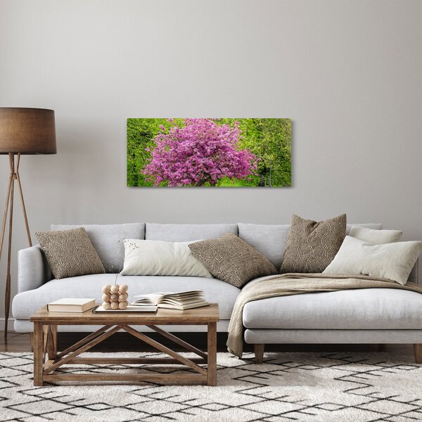 Tablou cu pom înflorit pe luncă (120x50 cm)