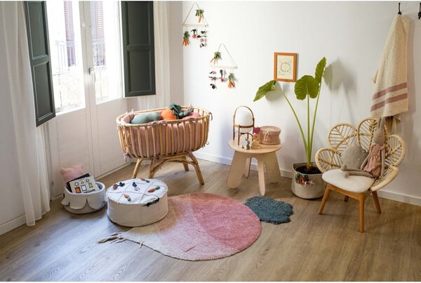 Covor pentru copii roz lavabil/țesut manual din bumbac 100x150 cm Ramona the Radish – Lorena Canals