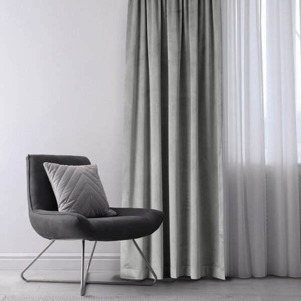 Draperie gri deschis dimout (semi-opacă) din catifea 140x245 cm Eyelets – Restilo