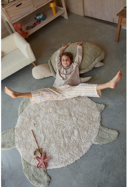 Covor pentru copii bej lavabil/țesut manual din bumbac 110x130 cm Sea Turtle – Lorena Canals