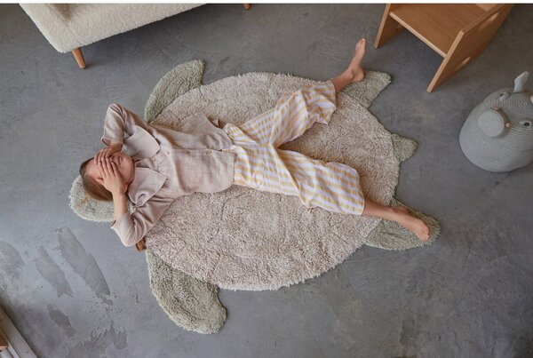 Covor pentru copii bej lavabil/țesut manual din bumbac 110x130 cm Sea Turtle – Lorena Canals