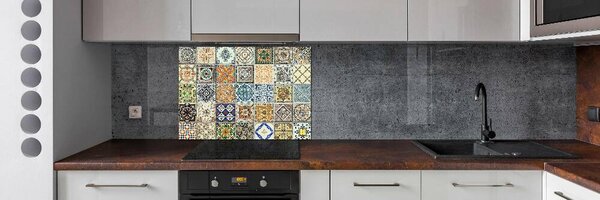 Panou sticlă bucătărie placi ceramice