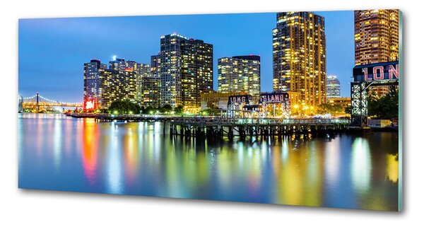 Panou sticla securizata bucatarie New York pe timp de noapte