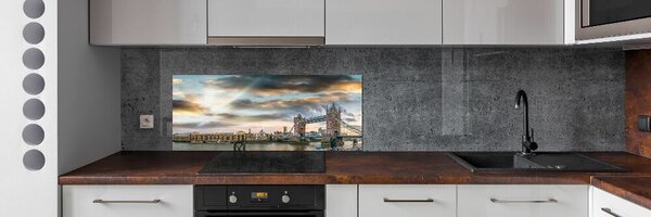 Panou sticla securizata bucatarie Tower Bridge din Londra