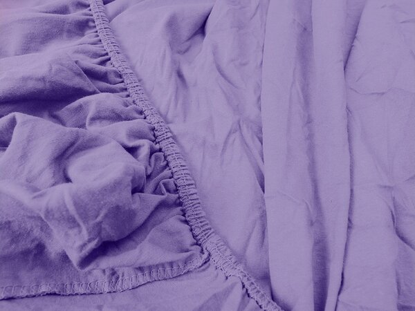 Cearsaf din material Jersey EXCLUSIVE cu elastic violet deschis 160x200-cm