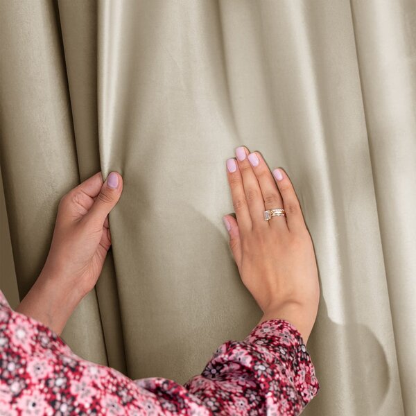 Draperie maro/bej dimout (semi-opacă) din catifea 140x245 cm Eyelets – Restilo