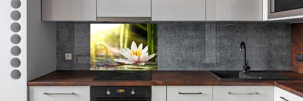 Panou sticlă decorativa bucătărie nufăr
