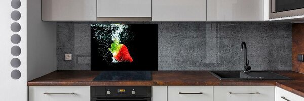 Panou perete bucătărie Strawberry sub apa