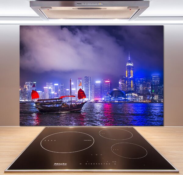 Panou sticla securizata bucatarie Hong Kong pe timp de noapte