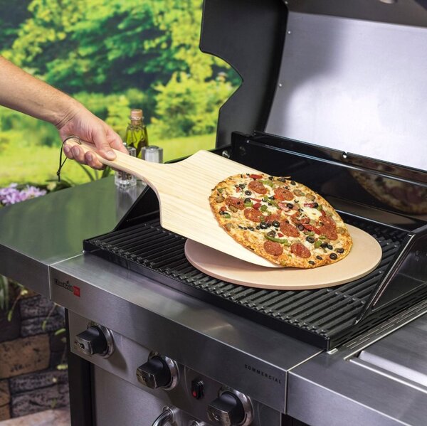 Set 3 piese pentru pizza: piatră ceramică pentru copt Vilde - suport din lemn de salcâm (acacia) și tăietor rotativ