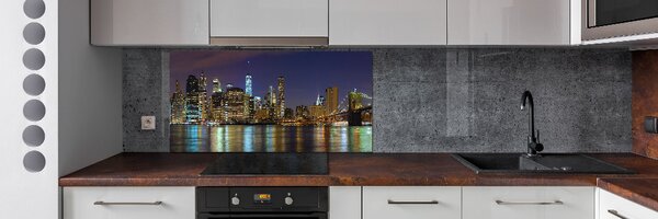 Panou sticla securizata bucatarie Manhattan pe timp de noapte