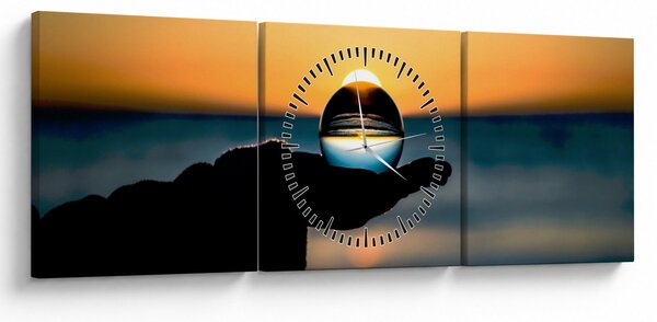 Tabloul cu bilă din sticlă în palmă (cu ceas) (90x30 cm)