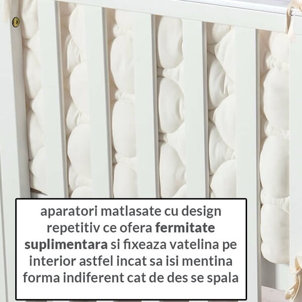Set lenjerie matlasata 5 piese Kidizi Just Dreaming, include perna, plapumioara, cearceaf si 2 aparatori, culoare ecru