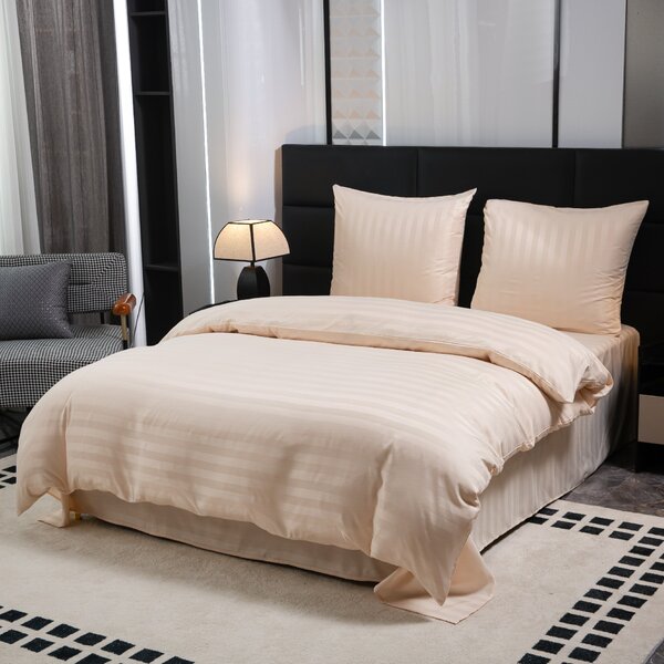 Lenjerie de pat hoteliera din microfibra JASMINE sampanie - dunga 2 cm Dimensiunile lenjeriei: 70 x 90 cm | 140 x 200 cm