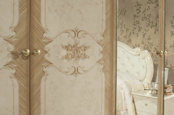 Dormitor Toulouse Bej, pat 160x200 cm, dulap cu 6 usi, 2 noptiere, comoda, somiera + saltea cadou