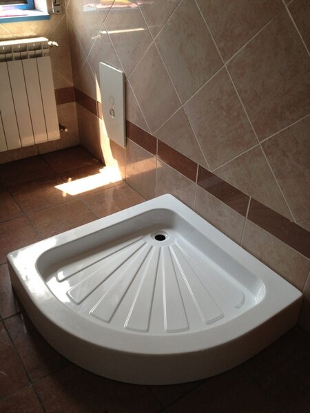 Cadita de dus semirotunda, material Acril (Dimensiuni cadita dus: 80 x 80 cm)